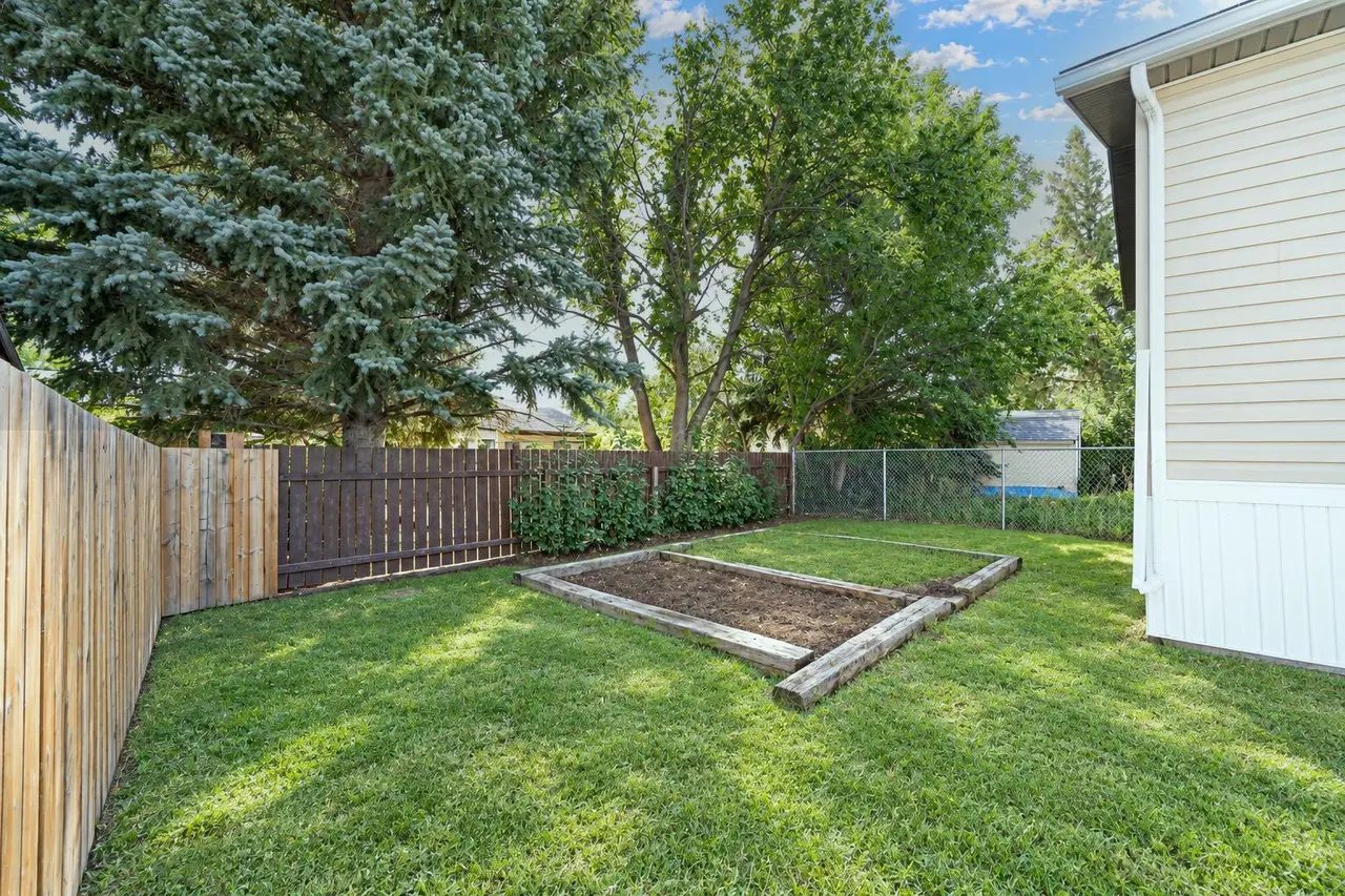 144 Birch Street W
