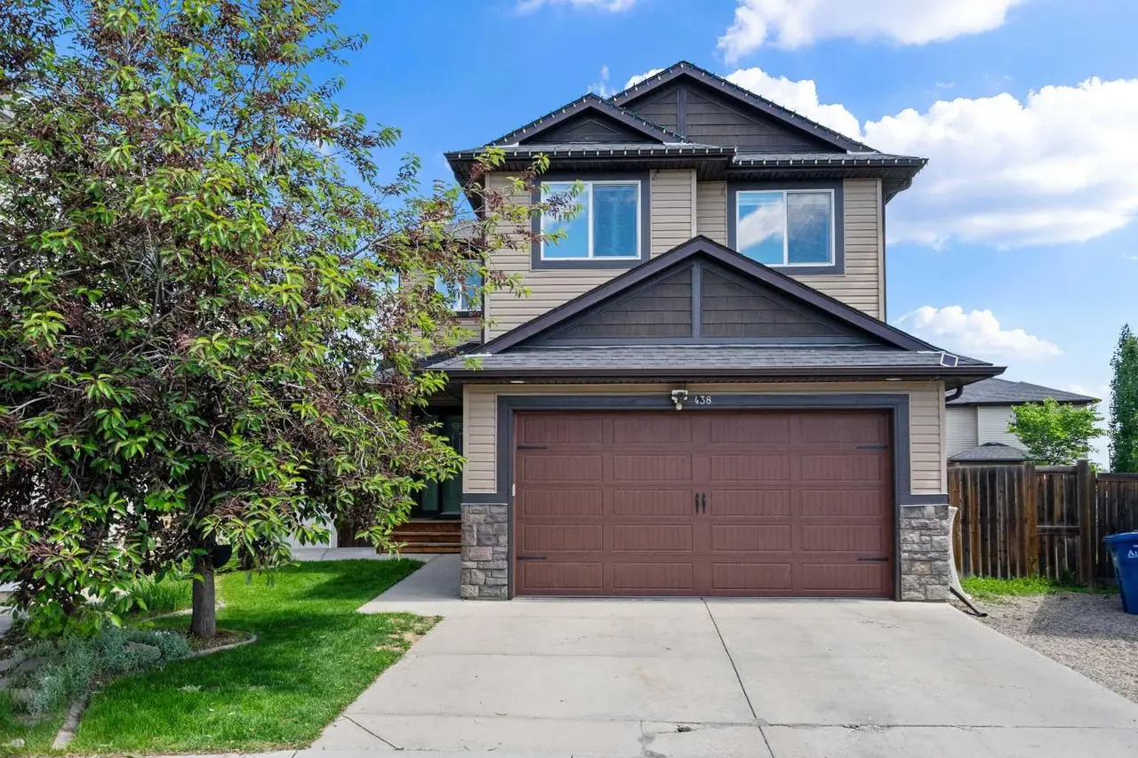 438 Luxstone Green SW