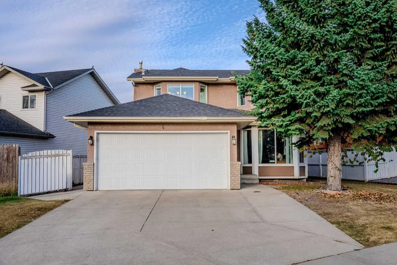 4 Del Ray Crescent NE
