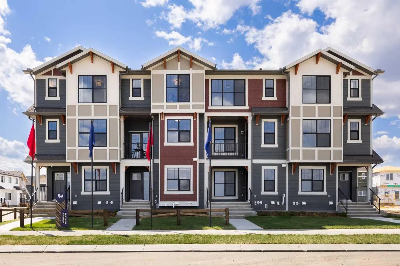 150 Wild Rose Way SE