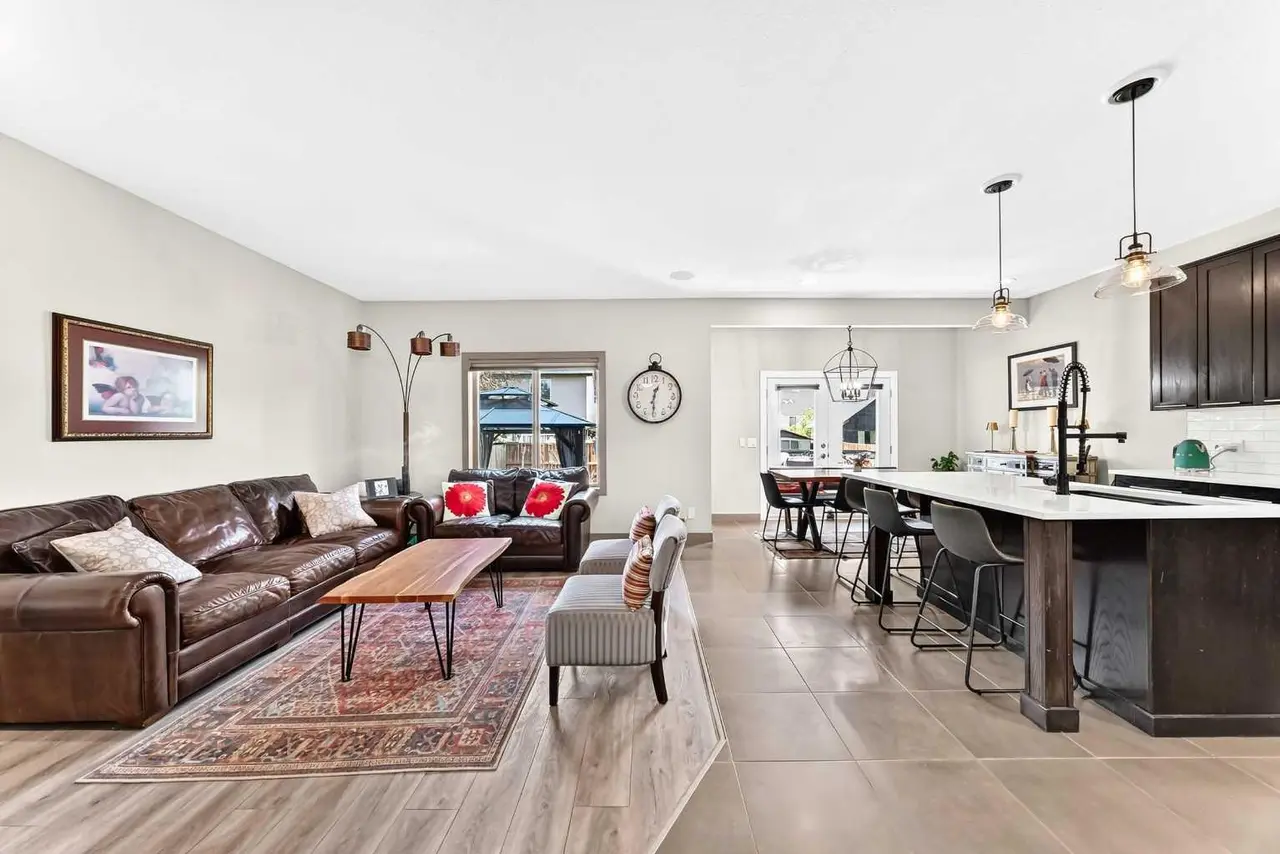 24 Brightonstone Gardens SE