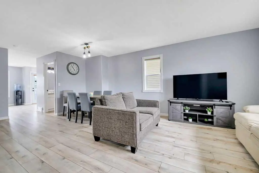 67 Durand Crescent 