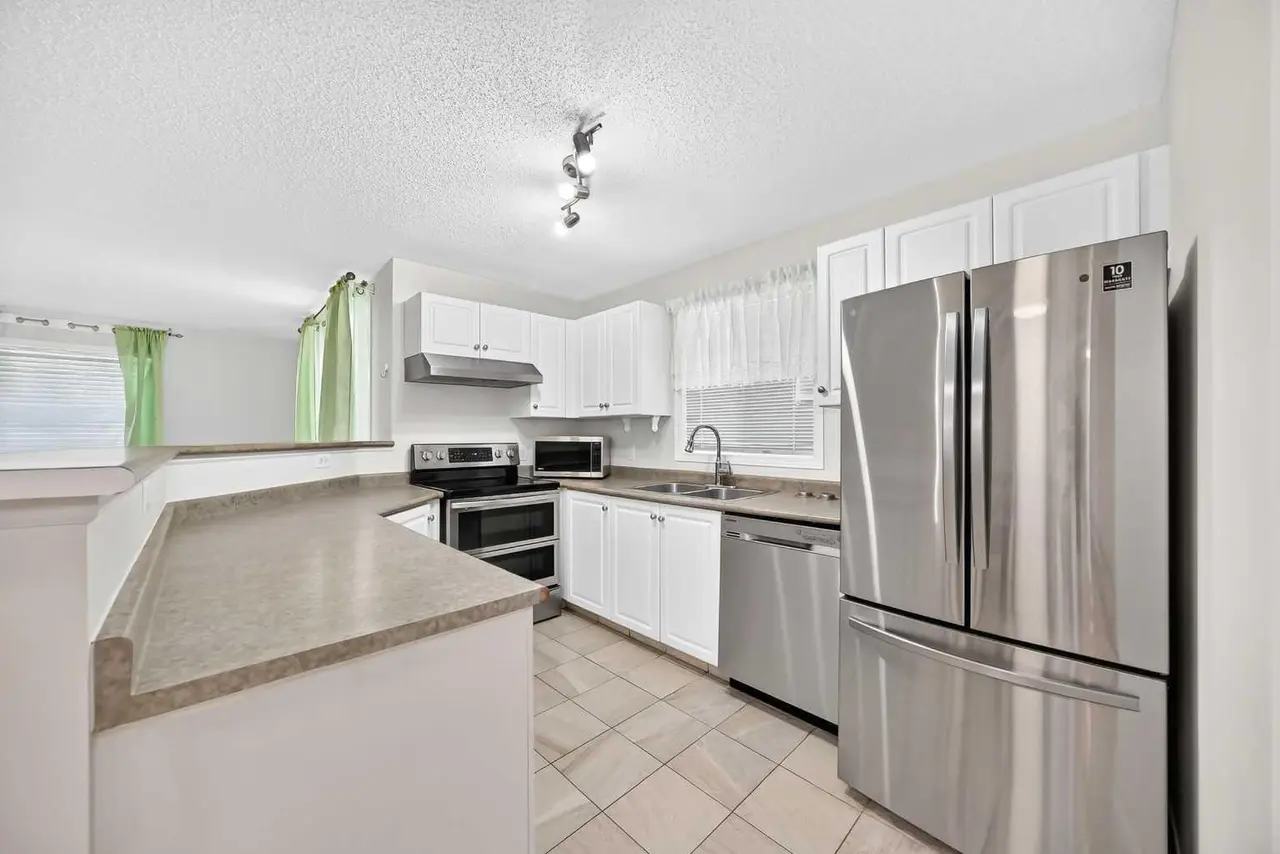 109, 5500 Somervale Court SW