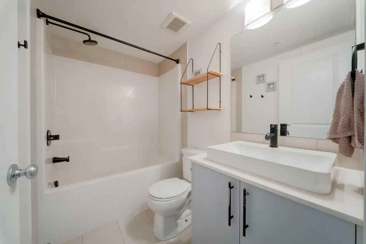 6305, 302 Skyview Ranch Drive NE