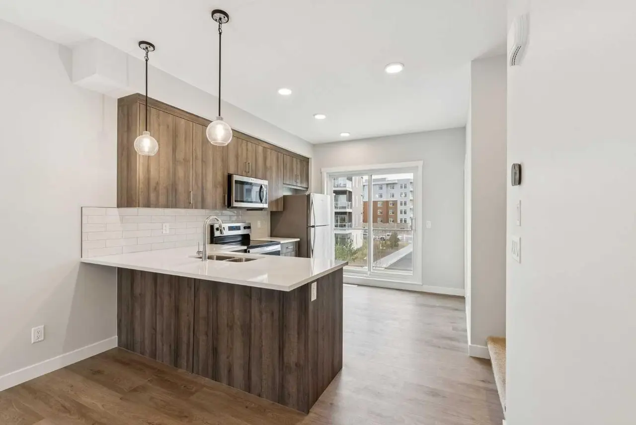 107 Shawnee Square SW