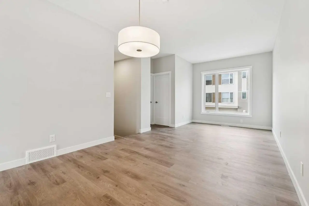 107 Shawnee Square SW
