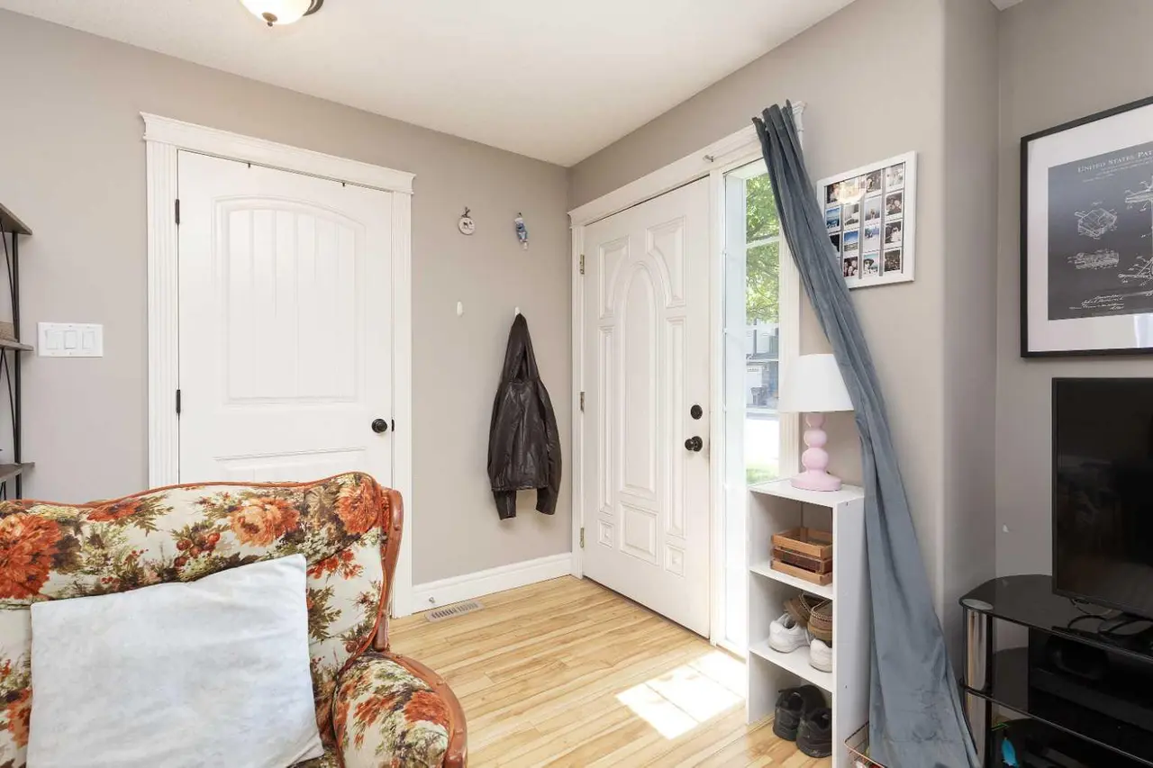 2, 895 Mt Sundance Manor W