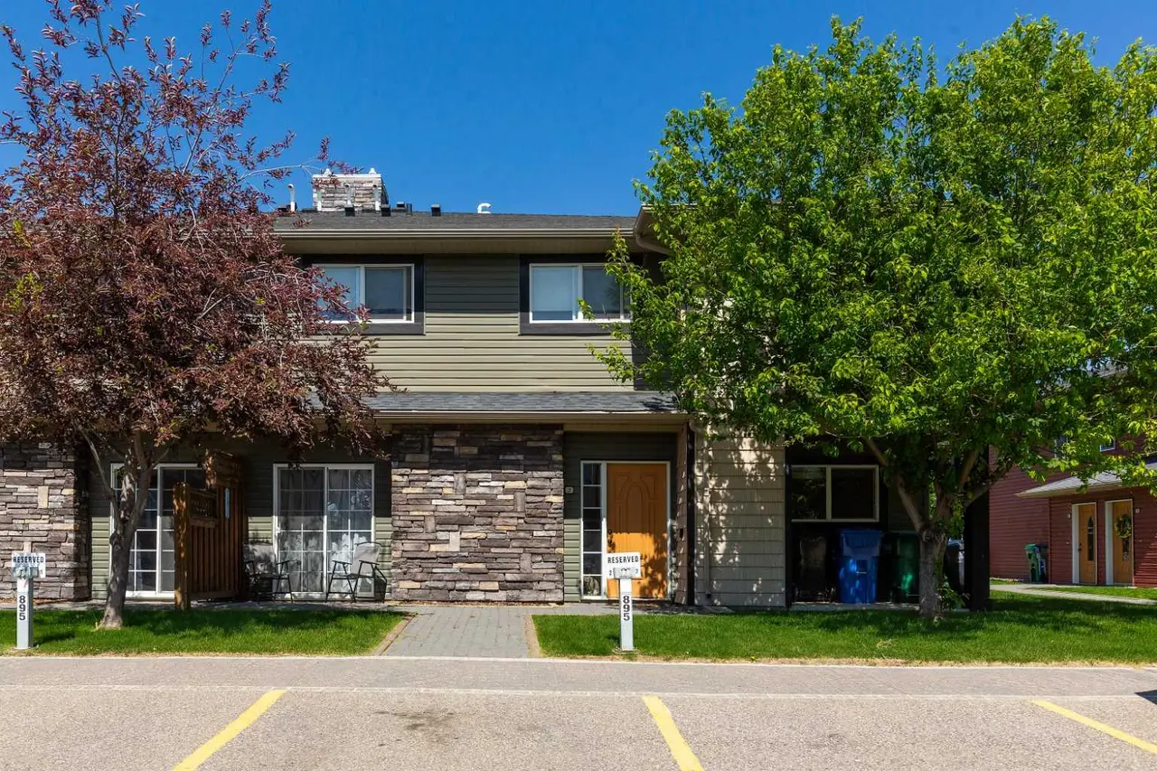 2, 895 Mt Sundance Manor W