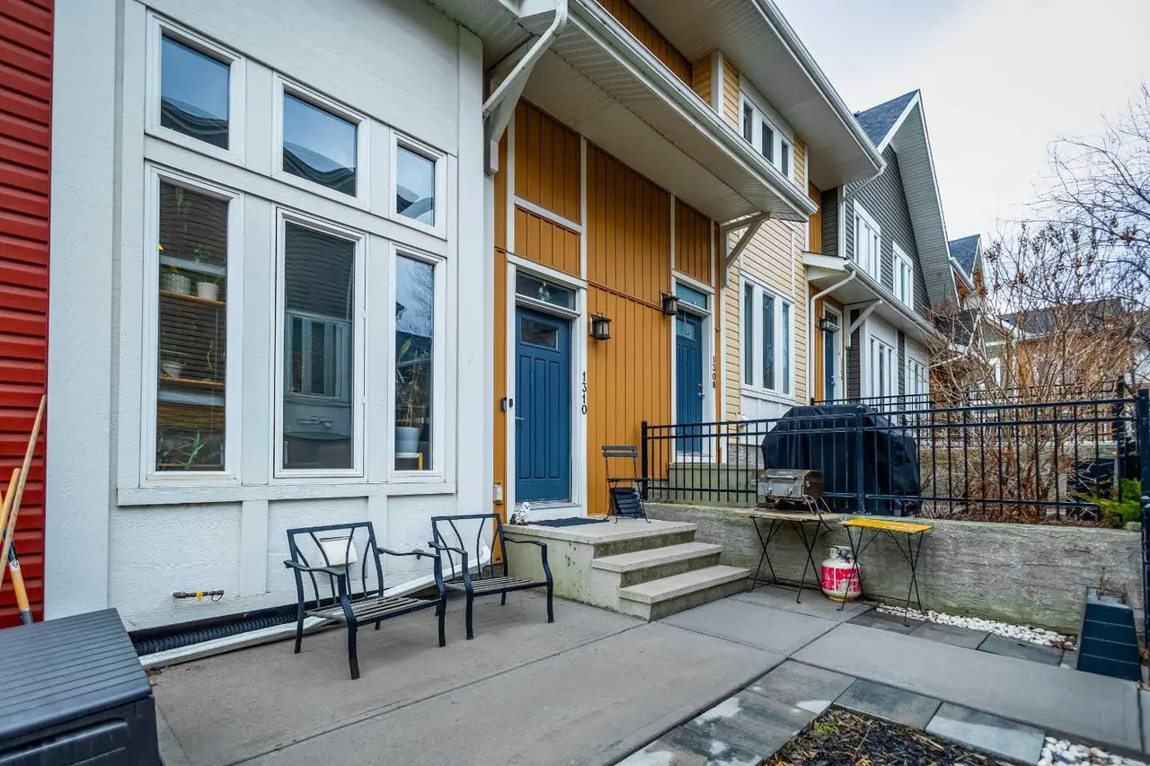 1310 Auburn Bay Square SE