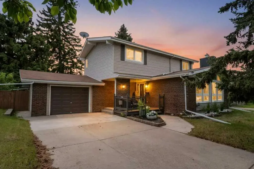 5 Selkirk Boulevard 