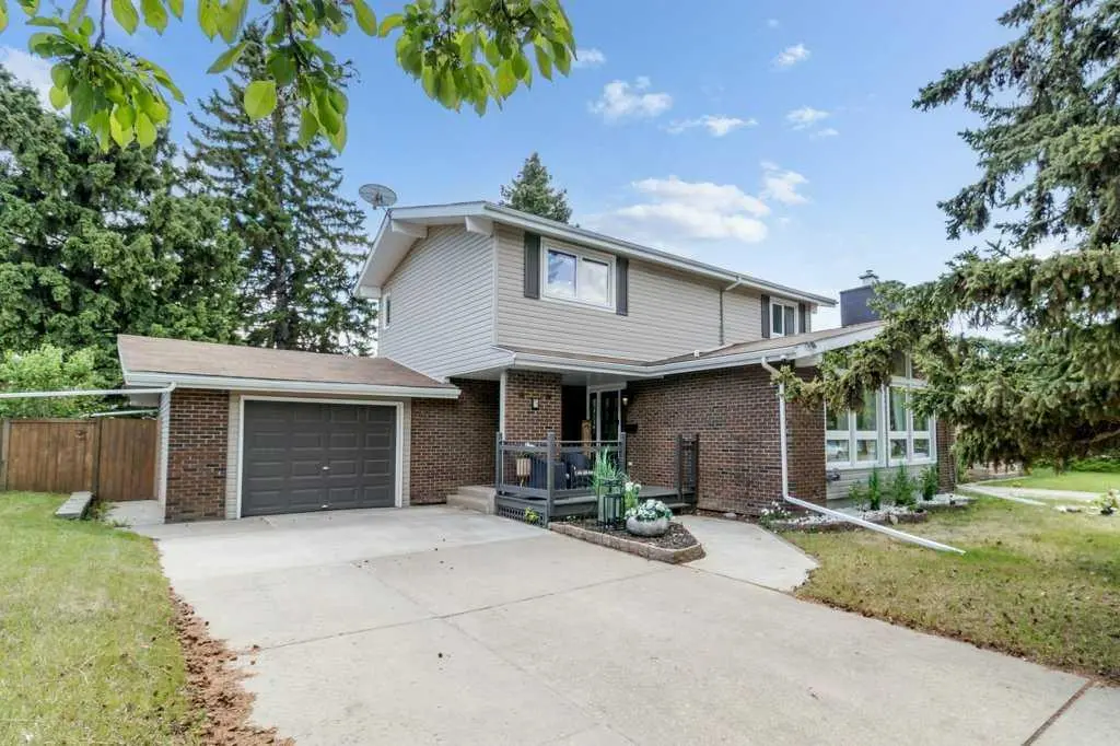 5 Selkirk Boulevard 