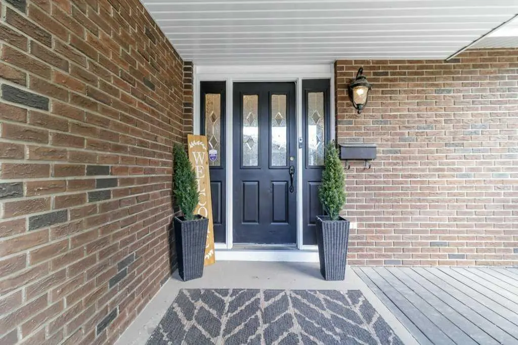 5 Selkirk Boulevard 