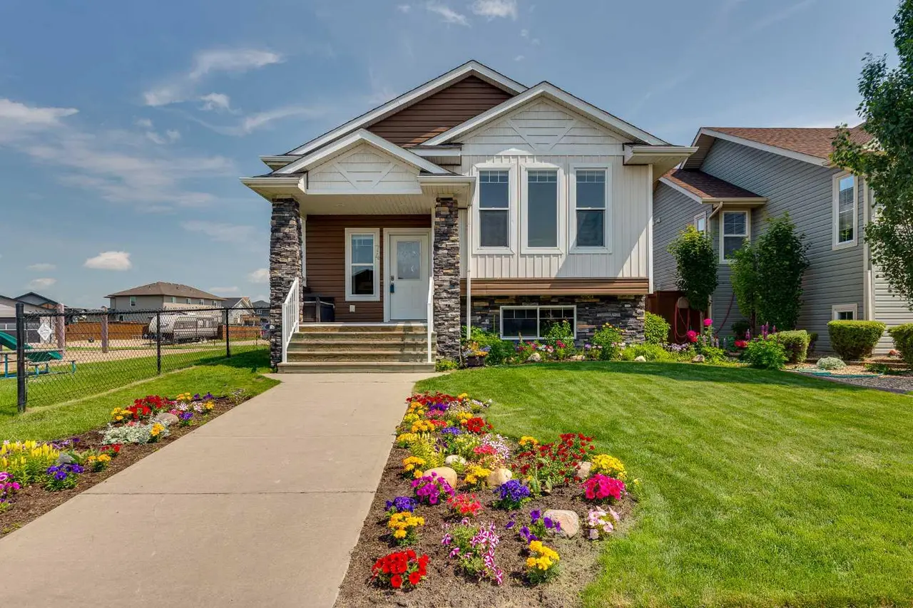 74 Mackenzie Crescent 