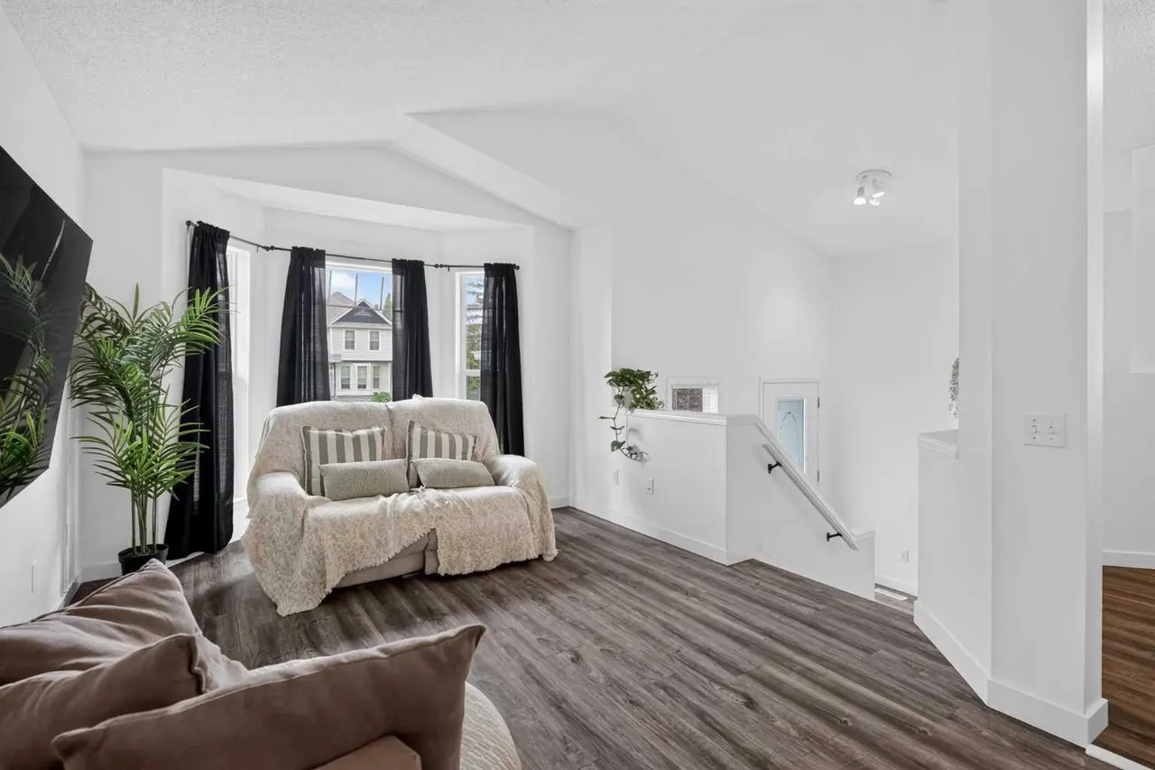 113 Mt Lorette Place SE