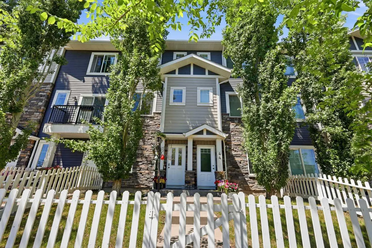 43, 300 Marina Drive 