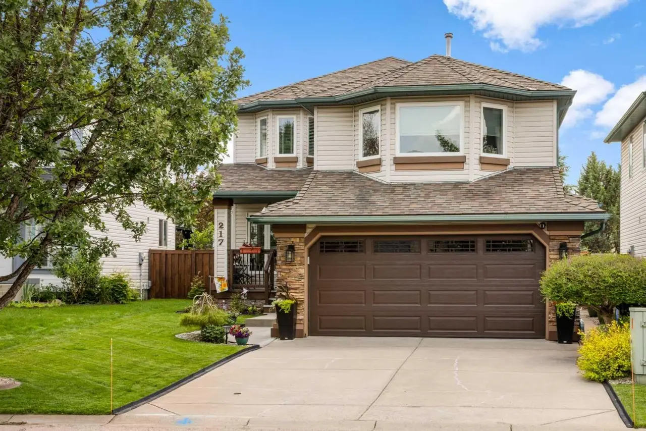 217 Douglas Glen Close SE