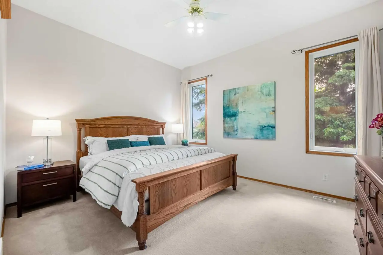 125 Woodpark Close SW
