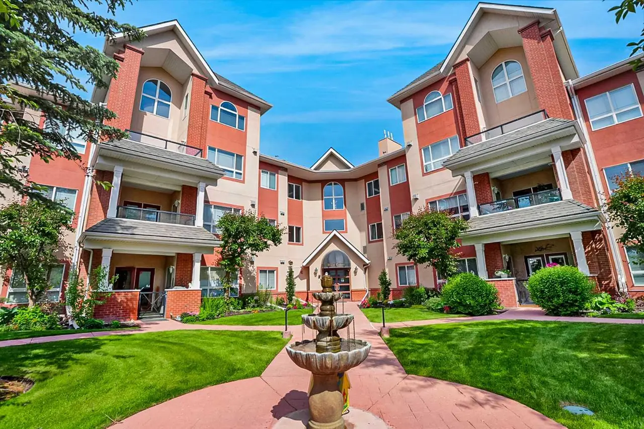 110, 60 Sierra Morena Landing SW