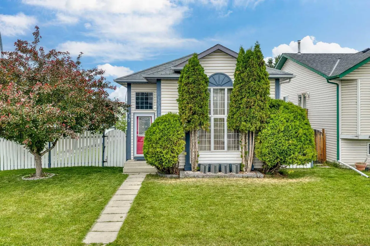 119 Applemont Close SE