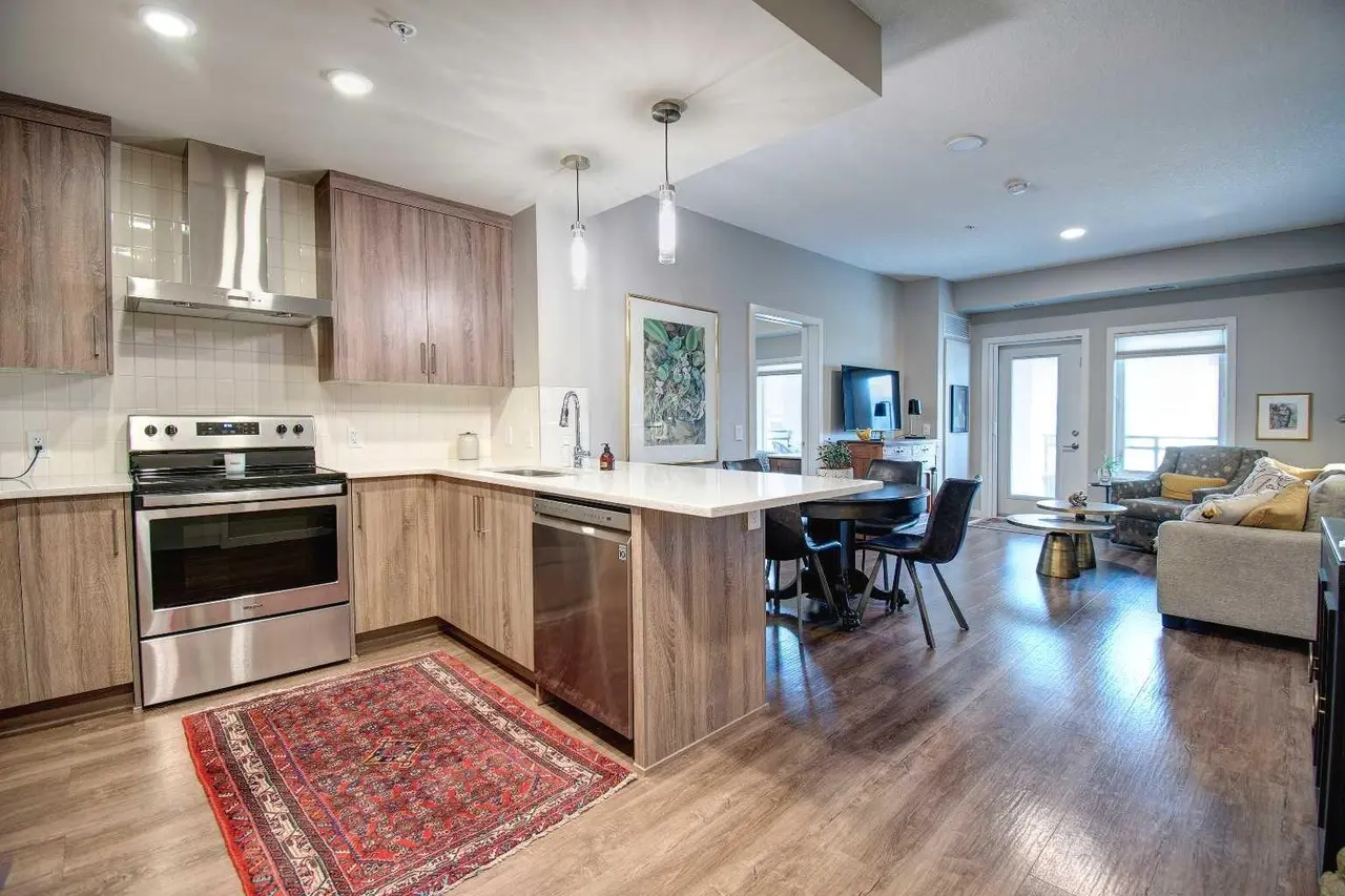 208, 12 Mahogany Path SE