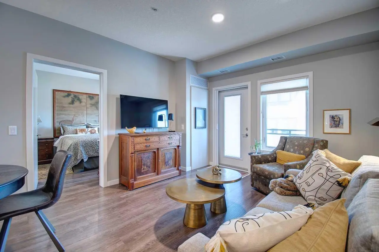 208, 12 Mahogany Path SE
