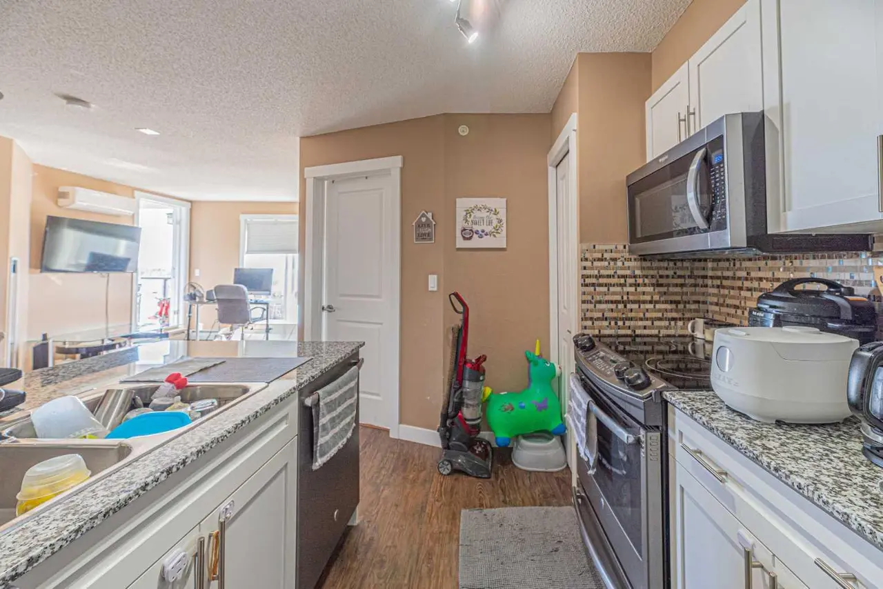 407, 10 Kincora Glen Park NW