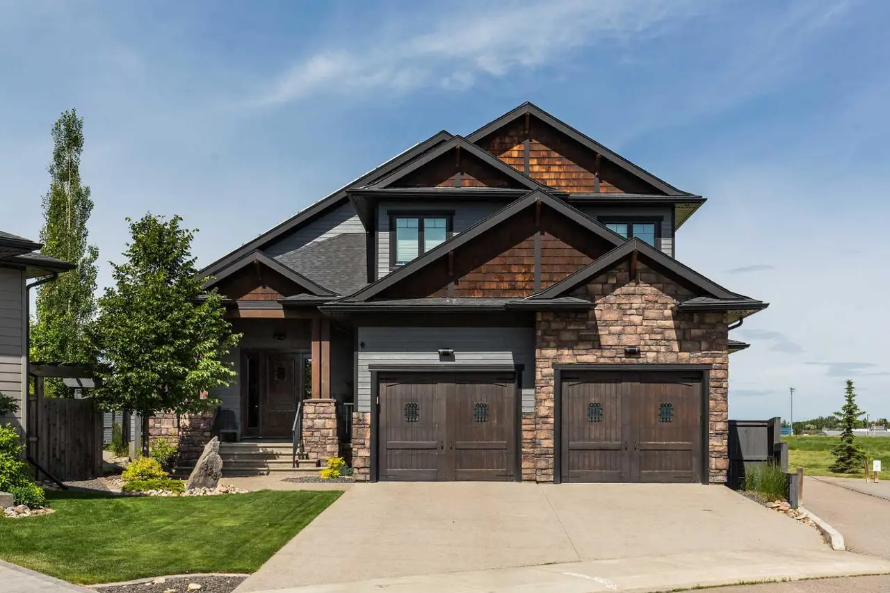 328 Stonecrest Place W