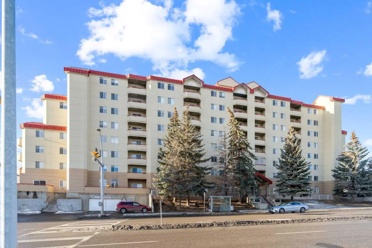 103, 2011 University Drive NW