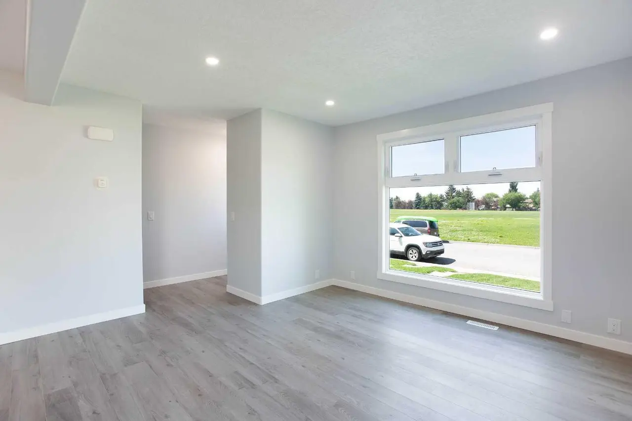 68 Abergale Way NE