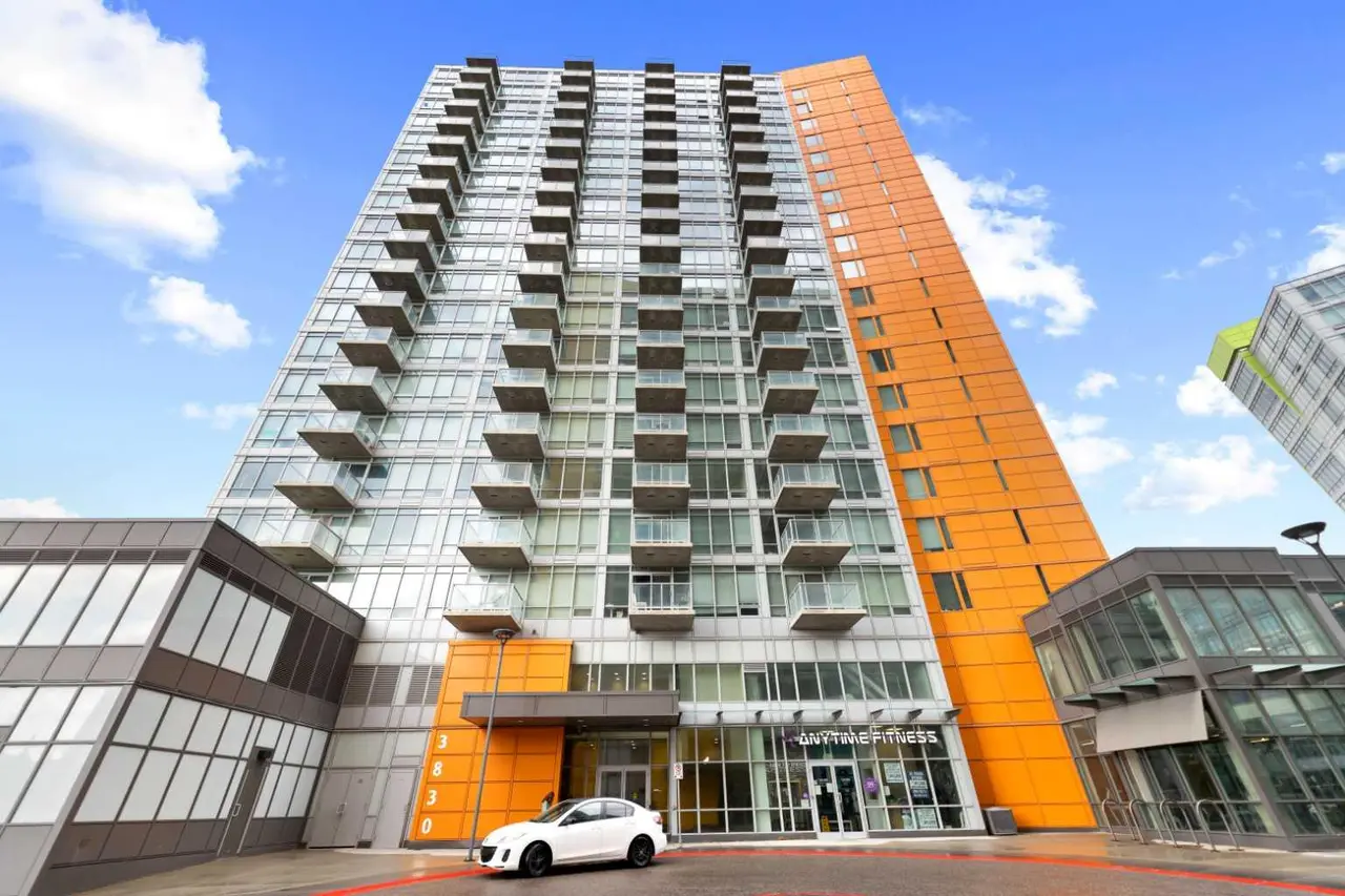 211, 3830 Brentwood Road NW