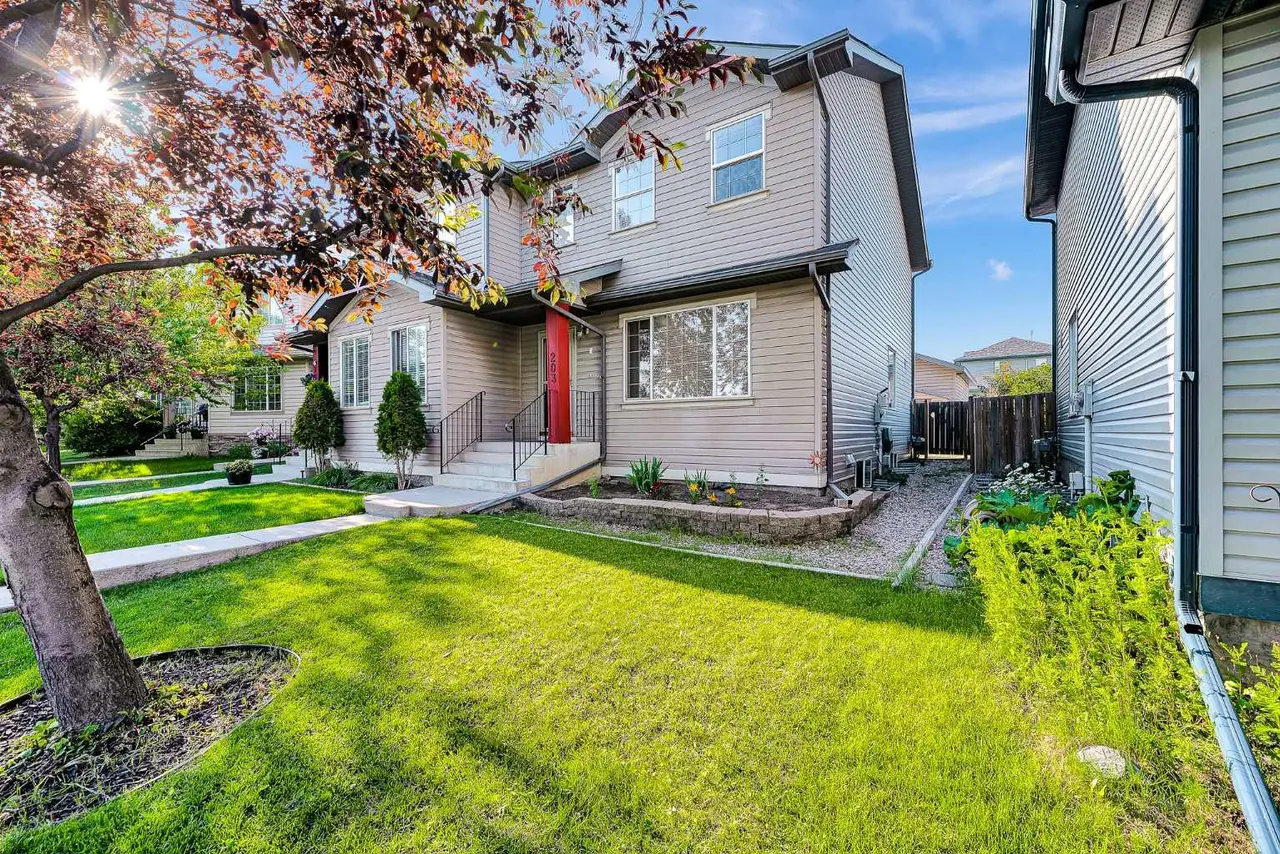 203 Covemeadow Crescent 