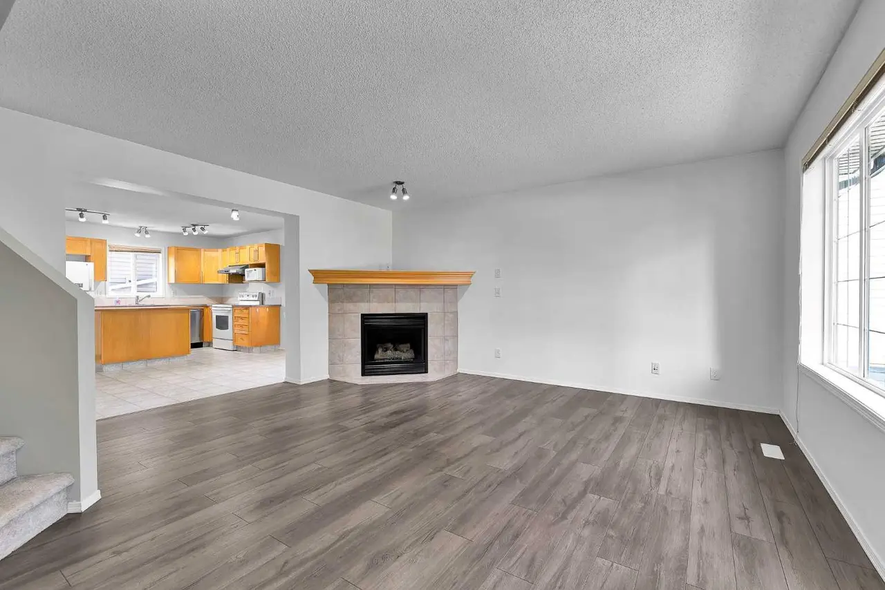 203 Covemeadow Crescent 