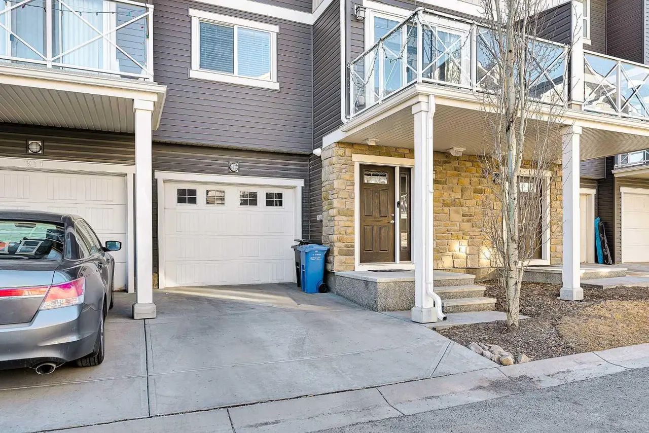 909 Skyview Ranch Grove NE