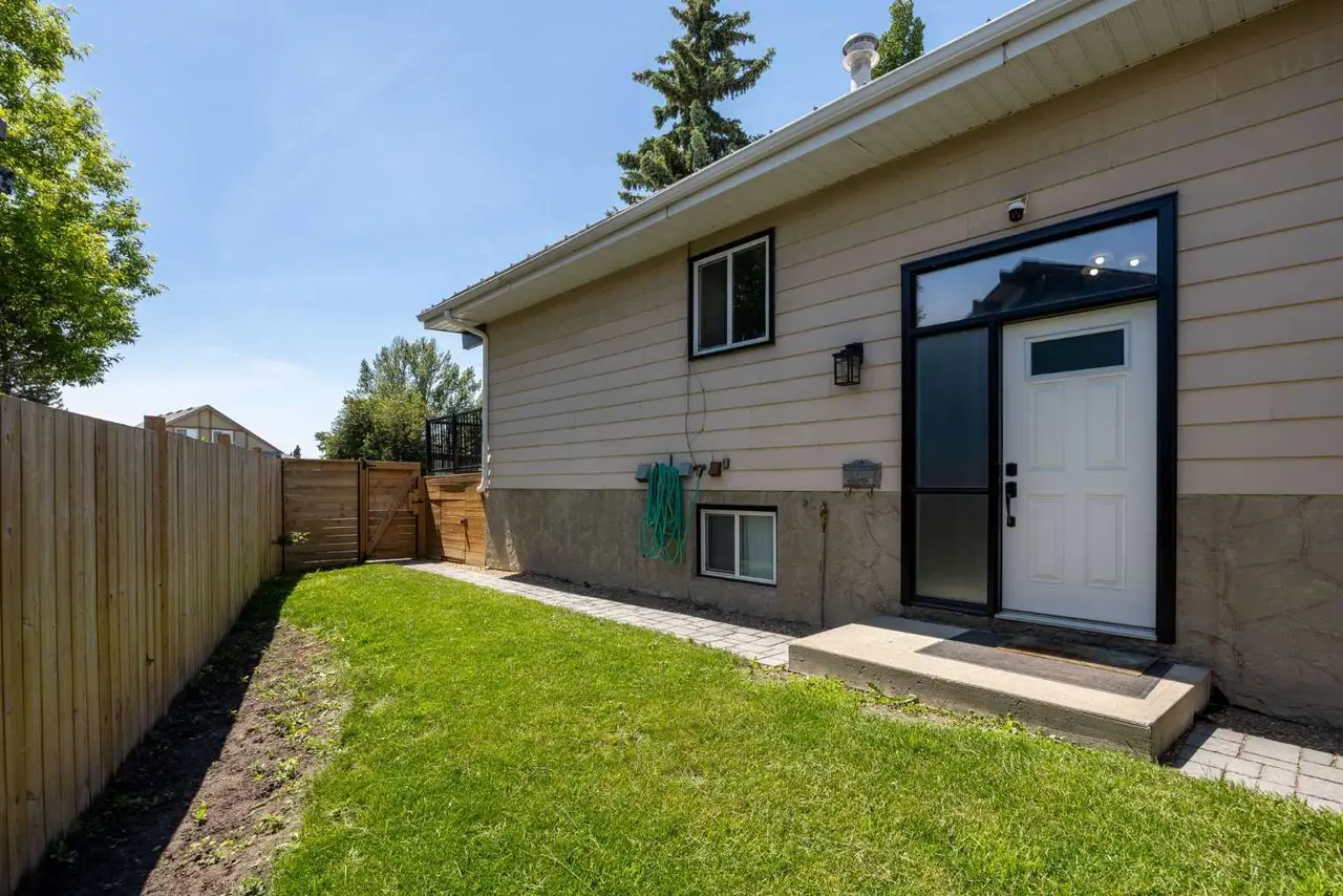 8A Arlington Bay SE
