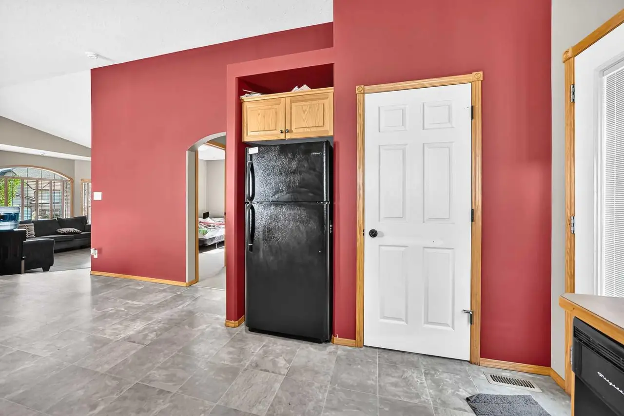 116 Iverson Close 