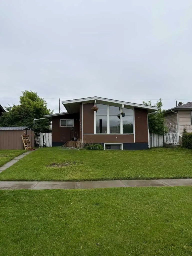 4603 Edmonton Trail NE