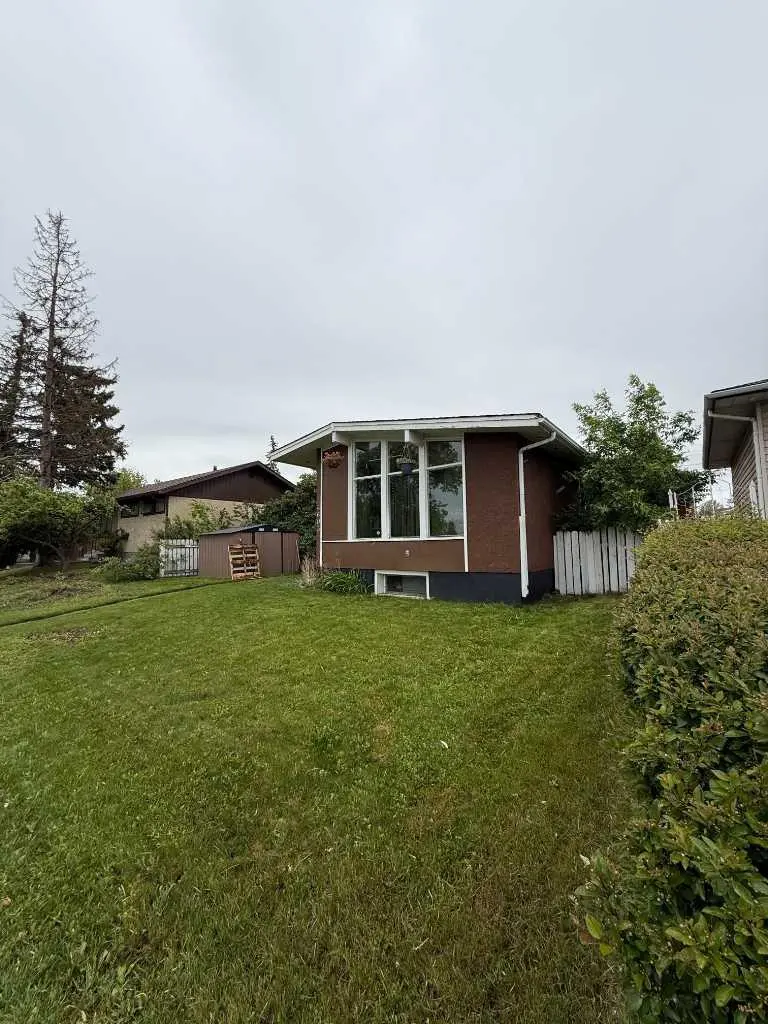 4603 Edmonton Trail NE