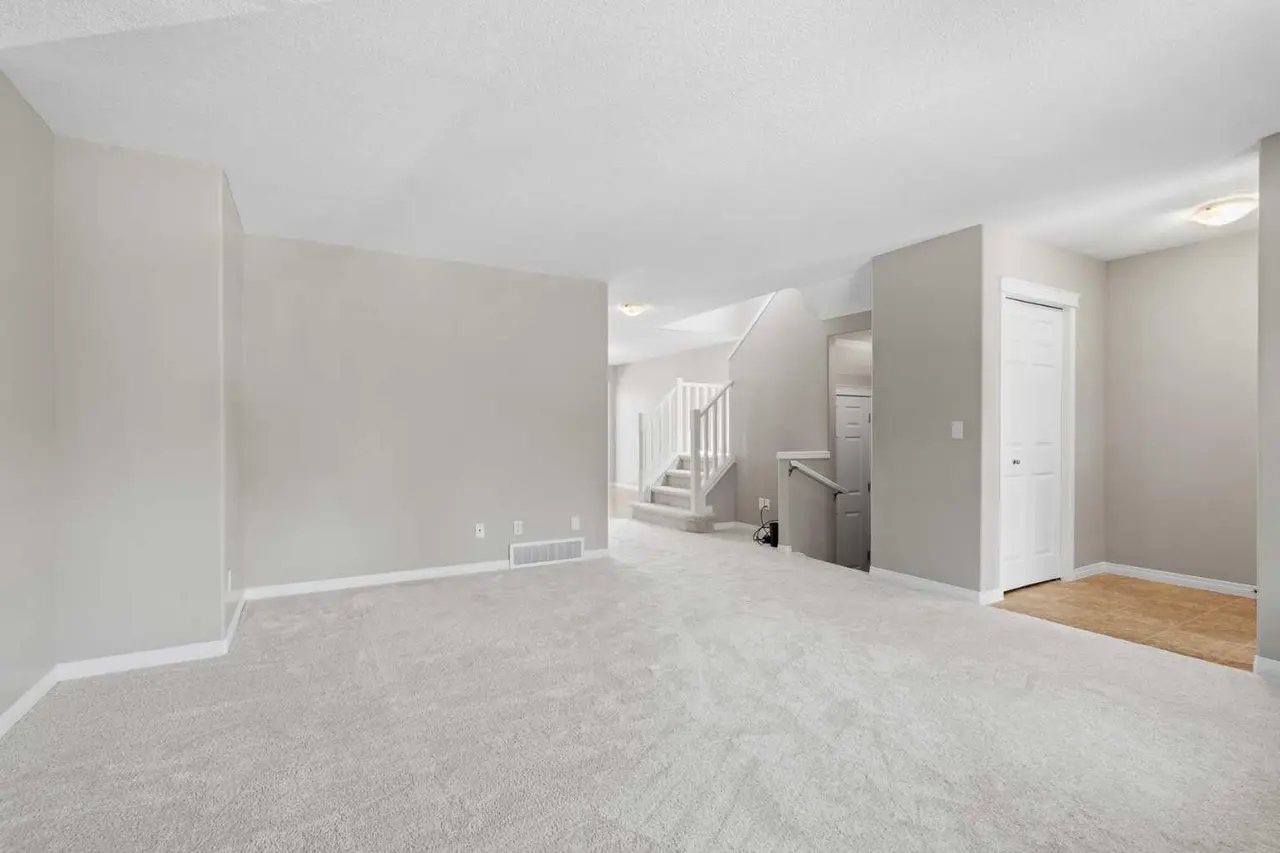 28 Saddlebrook Gardens NE