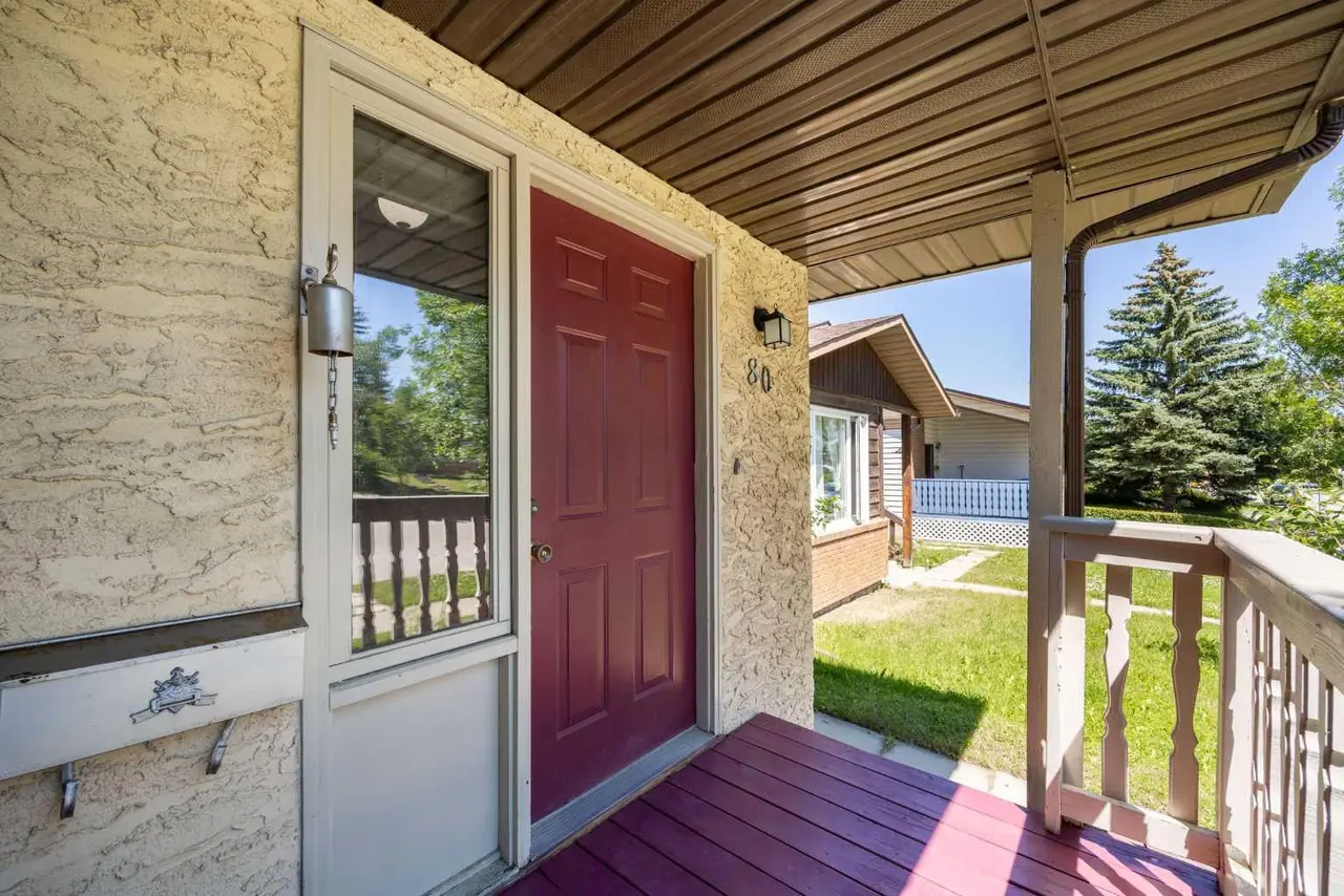 80 Macewan Drive NW
