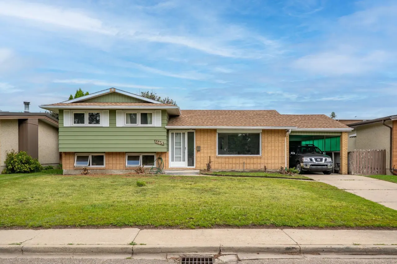1163 Bassett Crescent NW