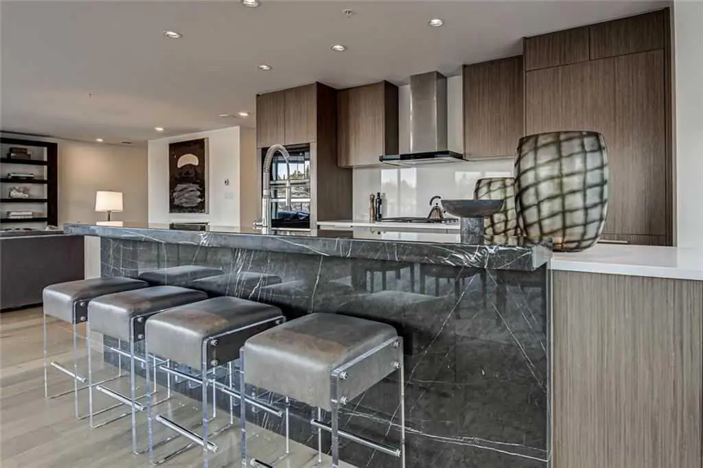 501, 128 Waterfront Court SW
