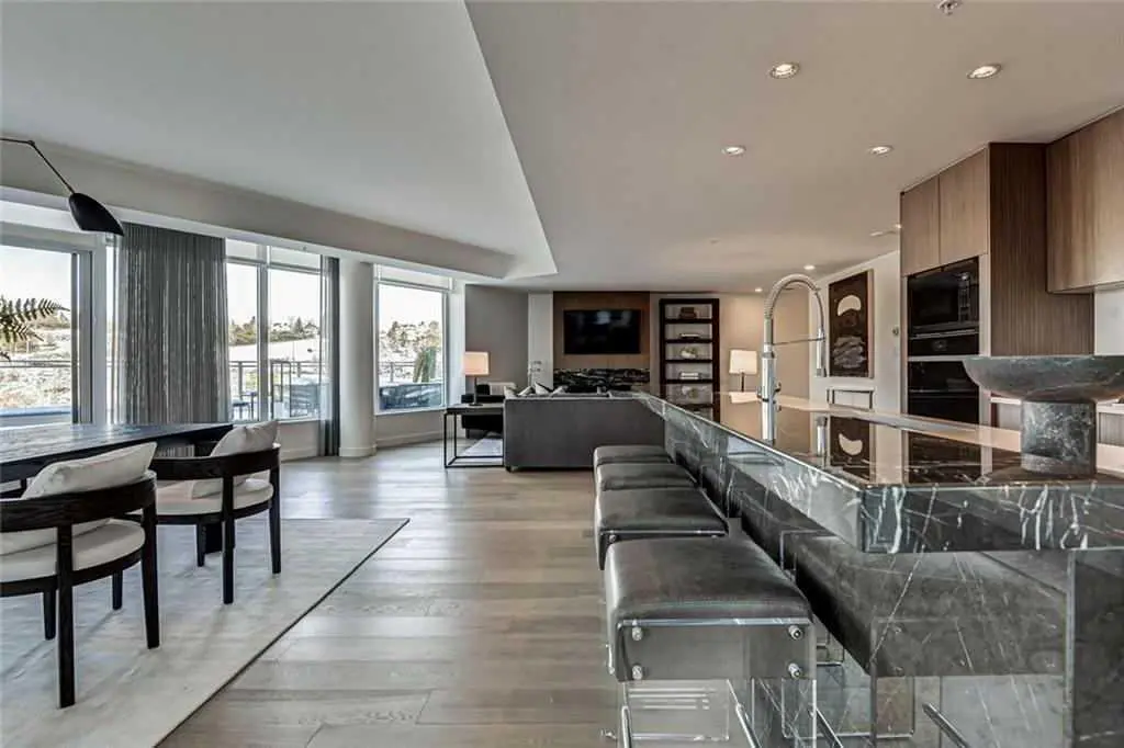 501, 128 Waterfront Court SW