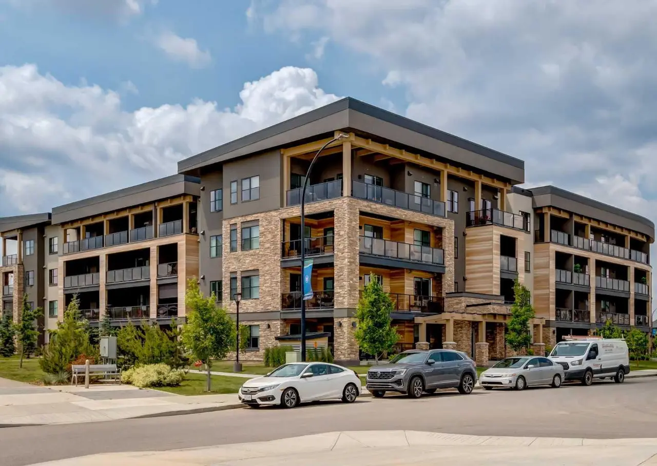 408, 125 Wolf Hollow Crescent SE