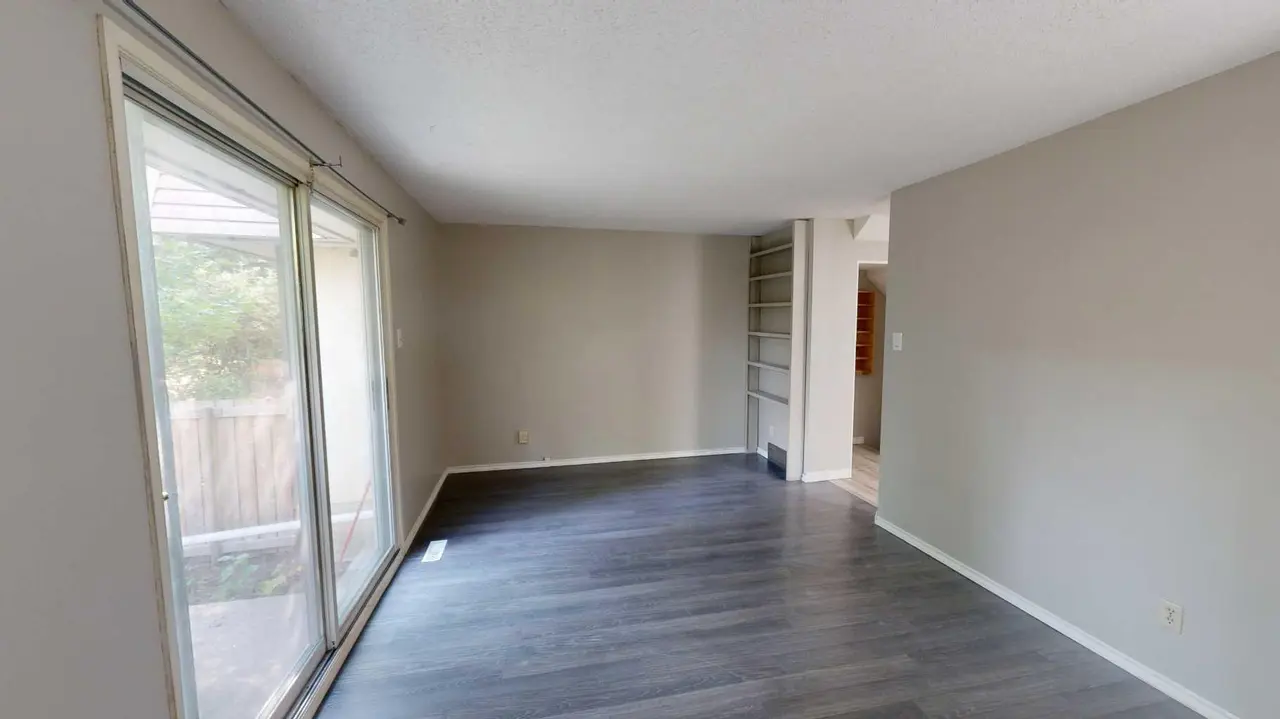 10, 115 Lafayette Boulevard W