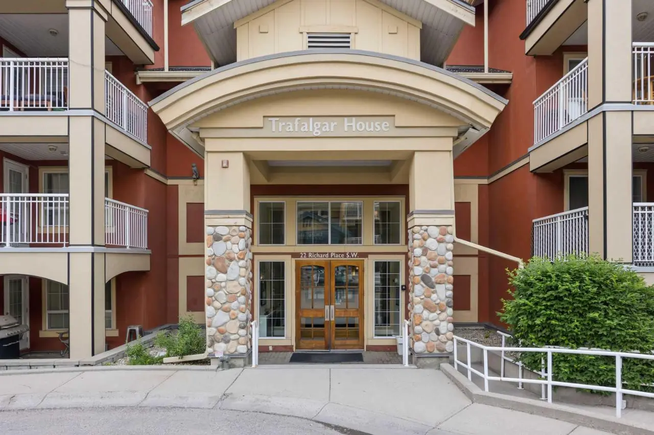 341, 22 Richard Place SW