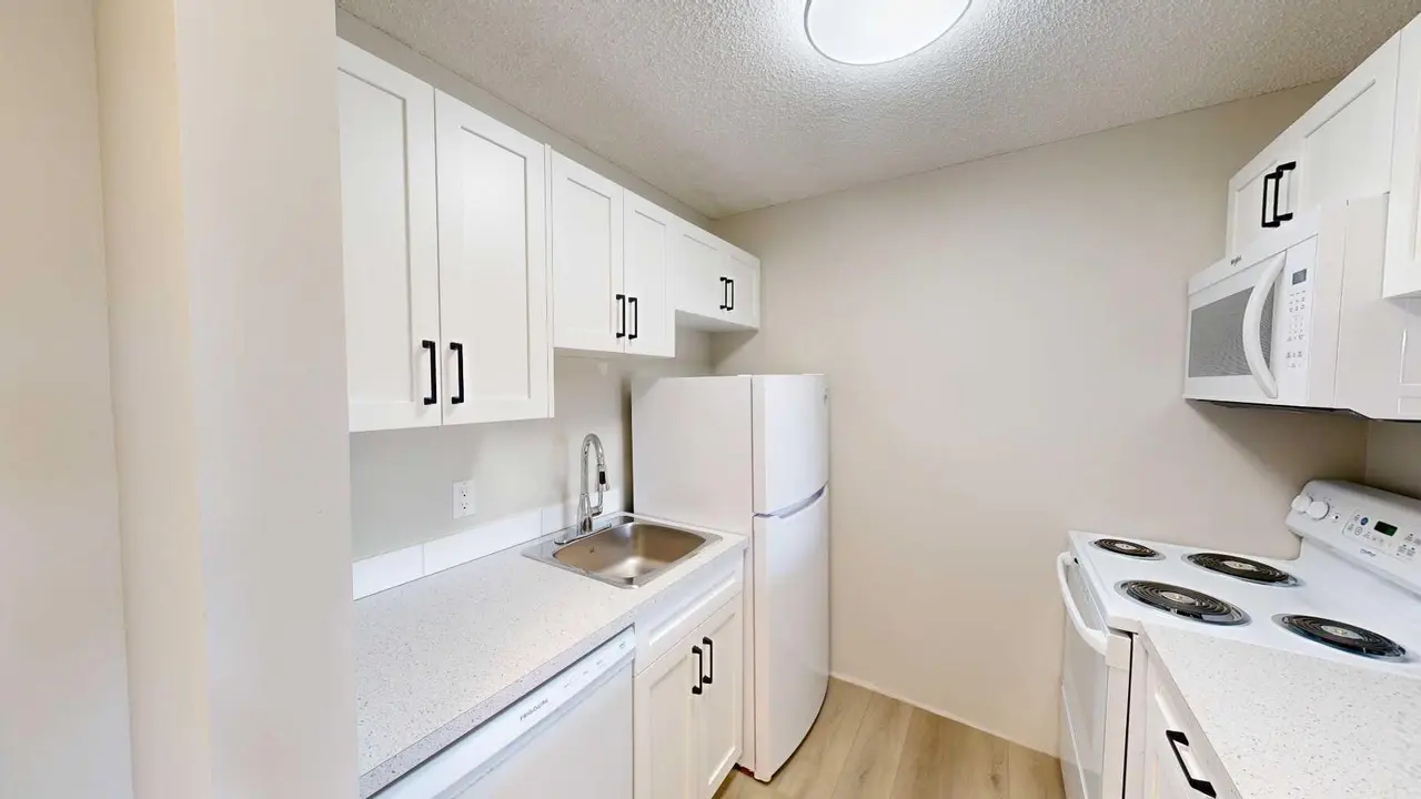 311, 401 Columbia Boulevard W