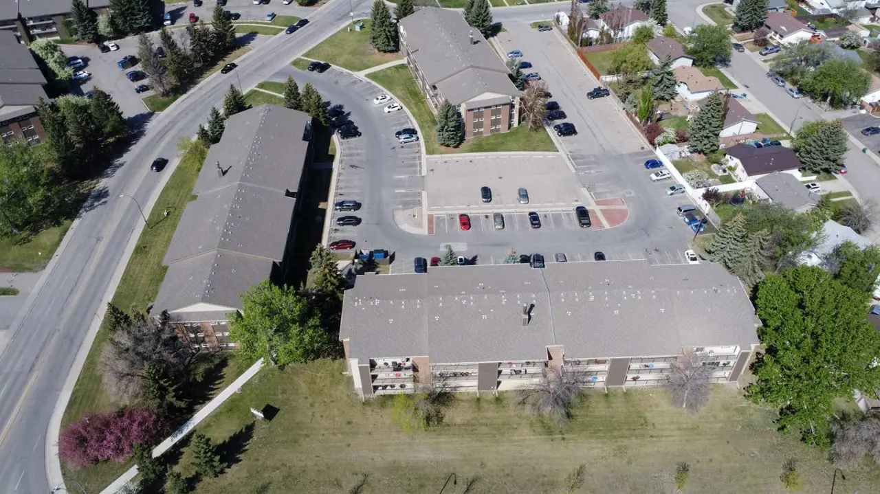 311, 401 Columbia Boulevard W