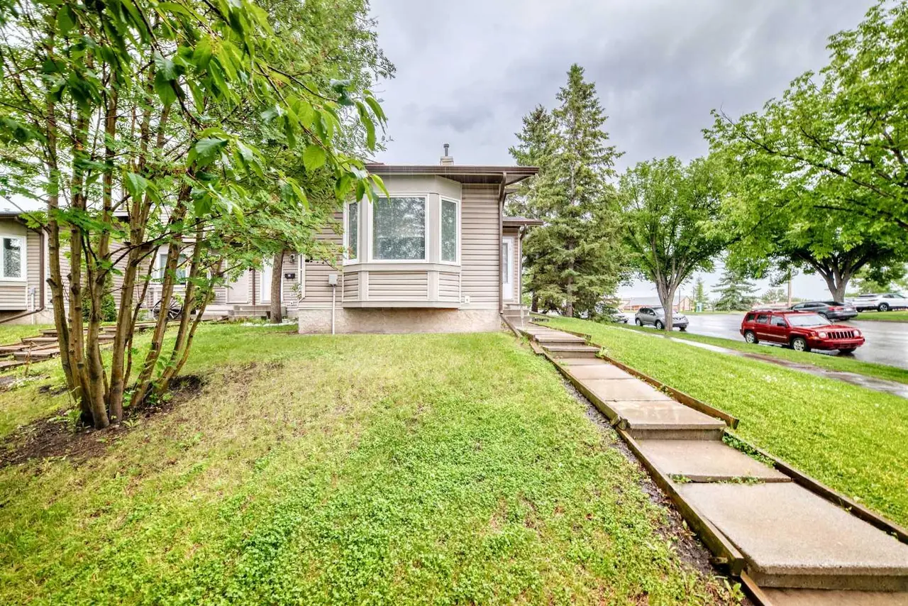 15 Falshire Terrace NE