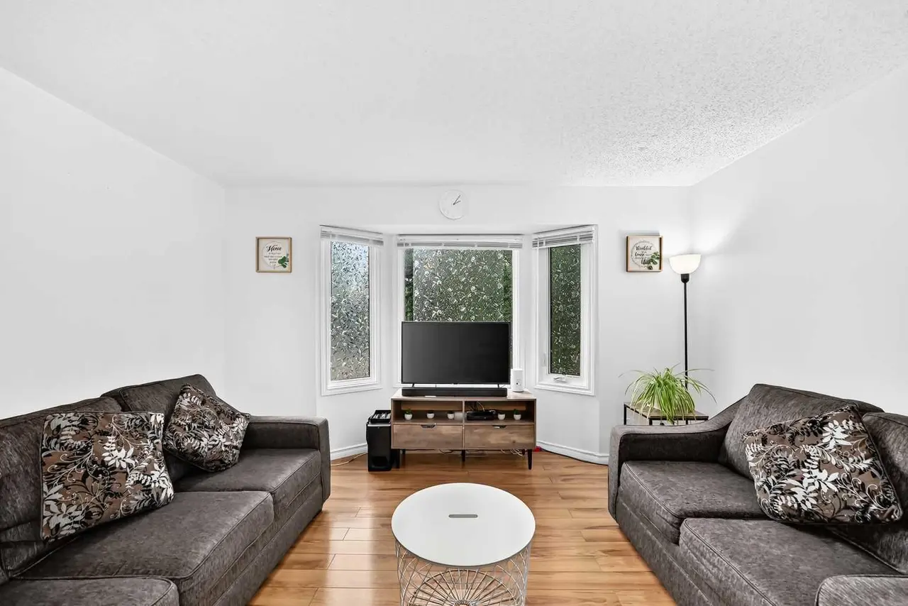 15 Falshire Terrace NE