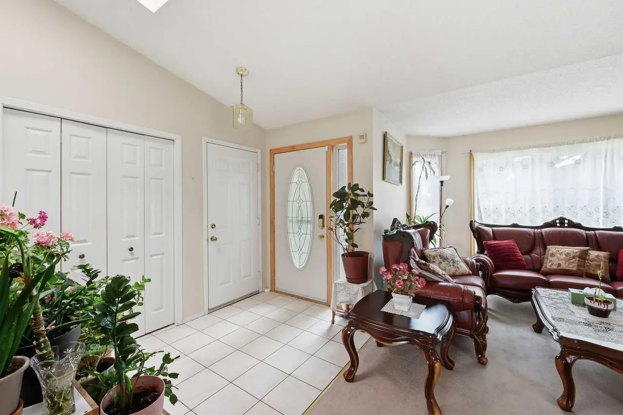 75 Arbour Ridge Way NW